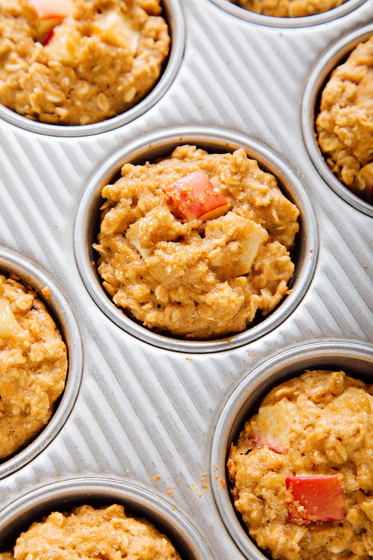apple oatmeal muffins