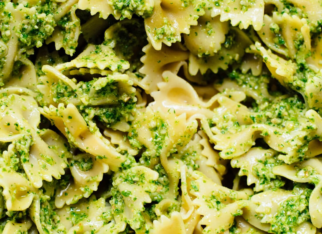 Super fresh jalapeรฑo pesto pasta salad
