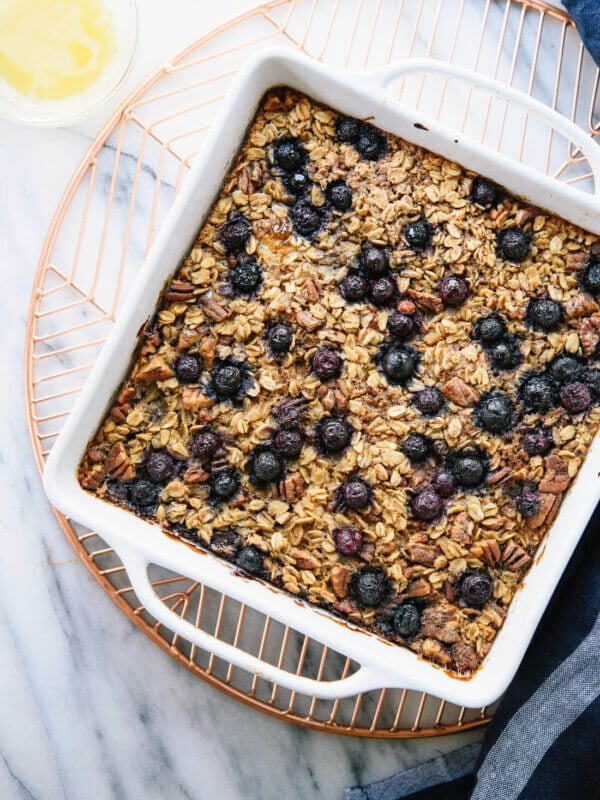 Wholesome baked oatmeal recipe—make one batch and enjoy baked oatmeal for the rest of the week! cookieandkate.com