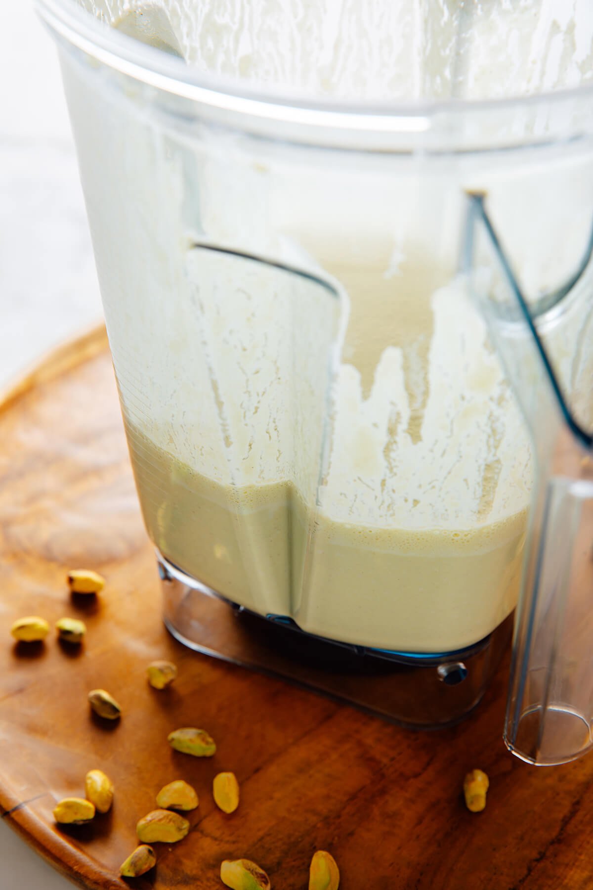 blended pistachio milk